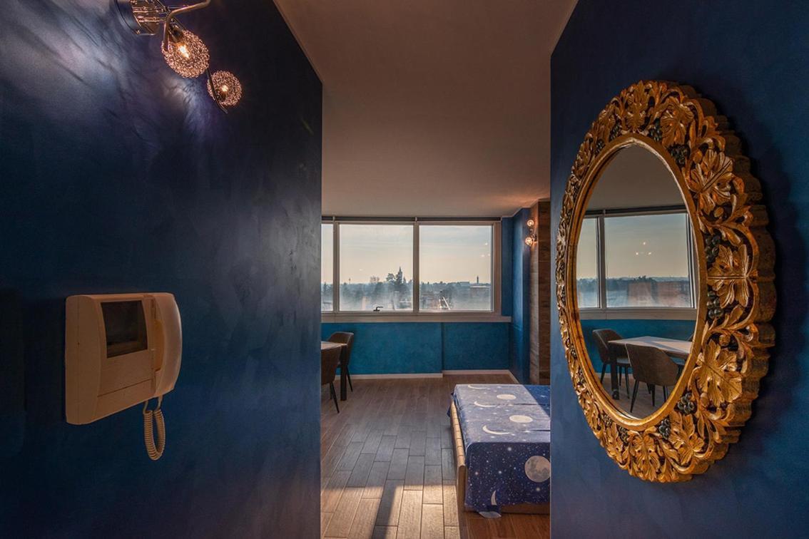 Crystal Tower M&M Apartment Treviolo Екстериор снимка