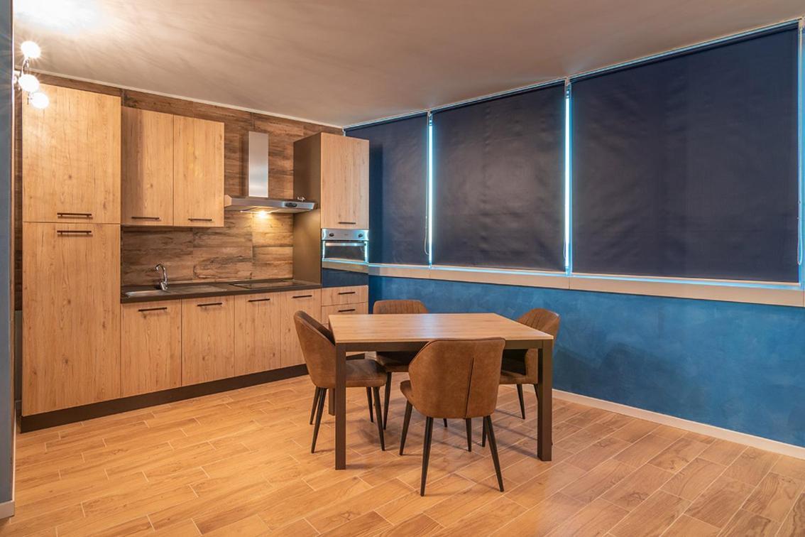 Crystal Tower M&M Apartment Treviolo Екстериор снимка